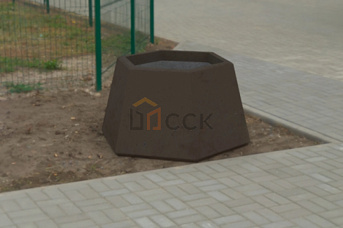 Вазон уличный бетонный «Пирамида» от ССК г.Самара
